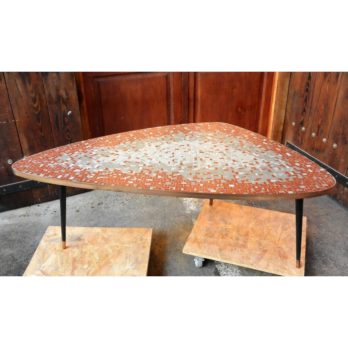 Grande table tripode (mosaïques de pierres)